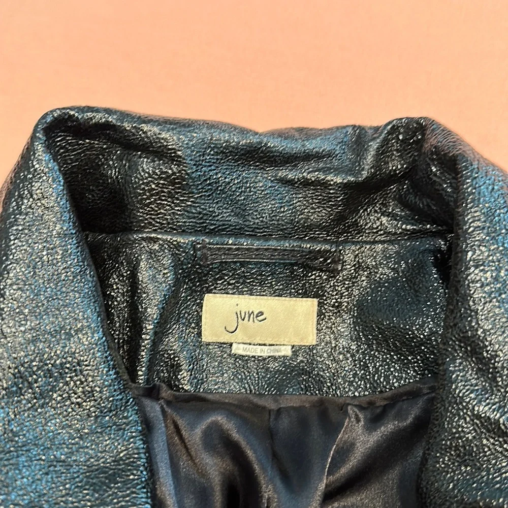 New Suede and leather jacket. Size medium. Black.
